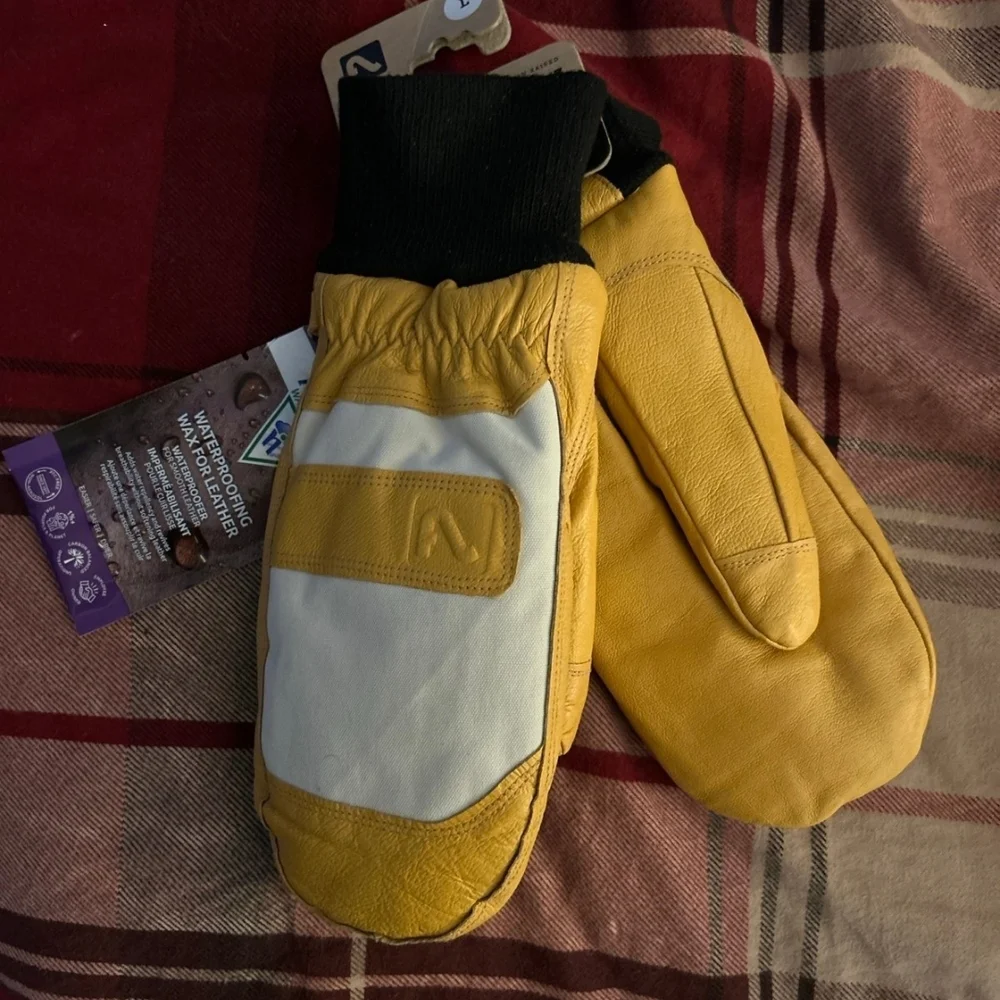Flylow Unicorn Unisex Marble White Nikwax Waterproofing Included Leather Mittens